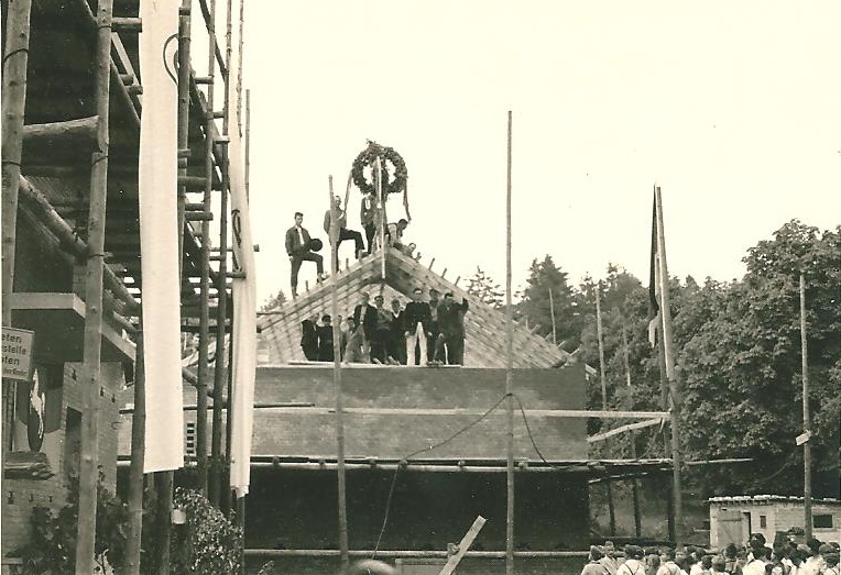 1961 - 4