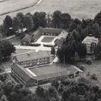 1963 ( ca ) - Verw., Schule, SAchsenh., Jugendh.Freibad mit Baracke